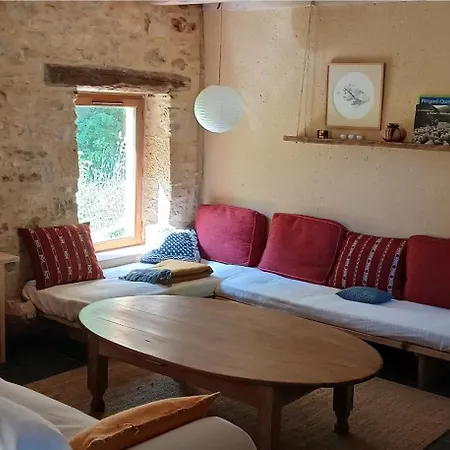 Holiday home Grange Avec Piscine - La Hulotte Du Cluzel *