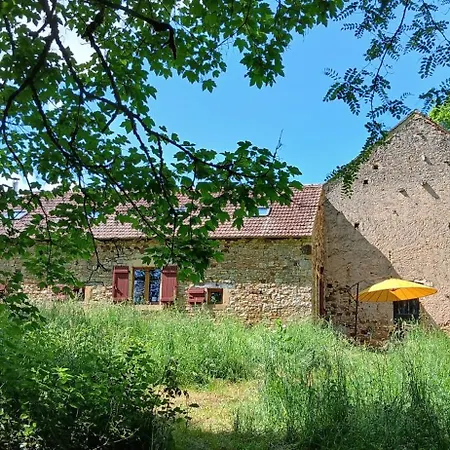 Grange Avec Piscine - La Hulotte Du Cluzel Holiday home
