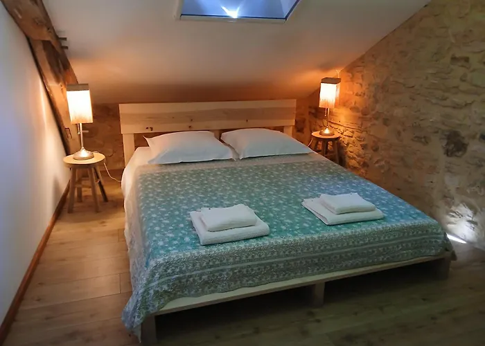 Grange Avec Piscine - La Hulotte Du Cluzel